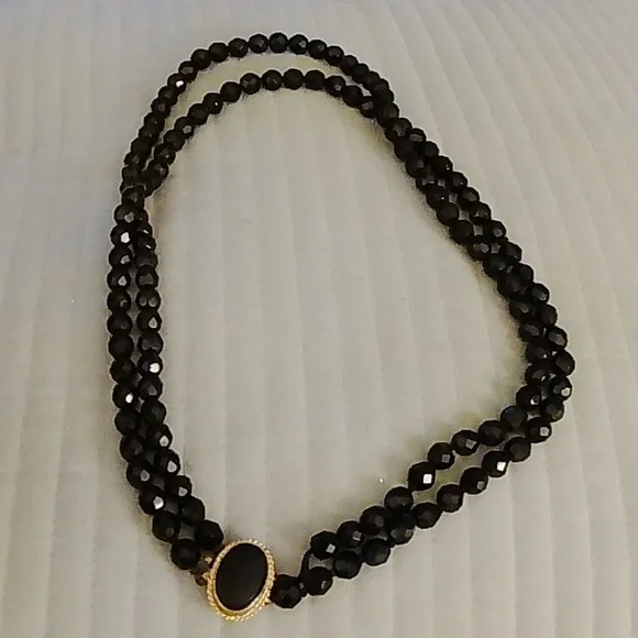 Elegant Black Jet Glass Necklace with Gold Accent - Picture 3 of 12
